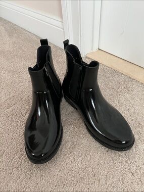 Women’s  Black Gloss Chelsea Rain Boots